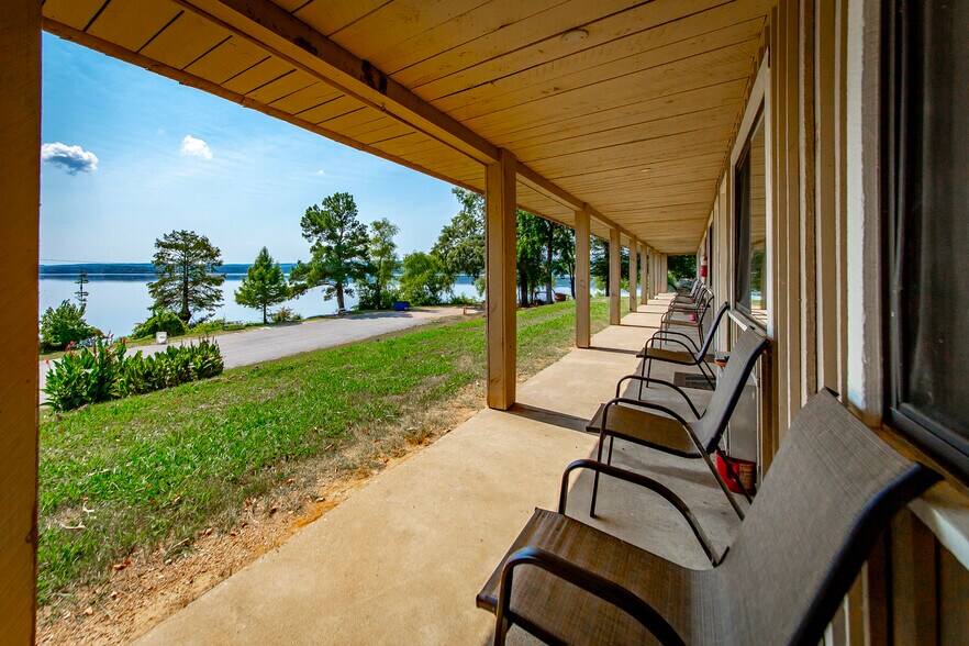 More Photos Of 18 Coffee Creek Lndg, Perryville Hotel For Sale