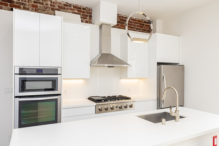 More Photos Of 1006-1008 Sutter St, San Francisco Storefront Retail Residential For Sale