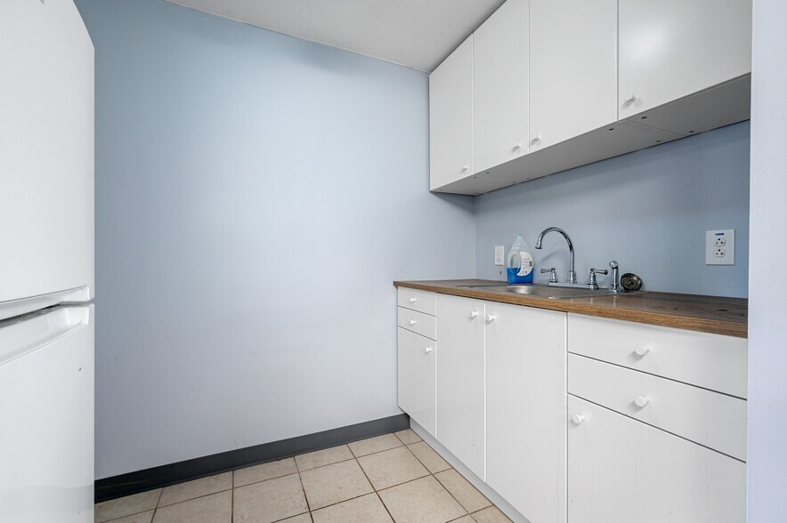 More Photos Of 7703 Perry Hwy, Pittsburgh Freestanding For Lease