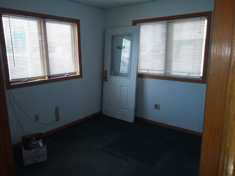 More Photos Of 301 Main St E, Hendrum Office For Sale