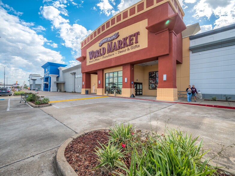 More Photos Of 17175-17395 SH 249, Houston Unknown For Lease