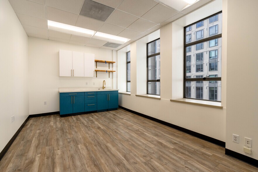 More Photos Of 1700 Broadway, Oakland Office For Lease