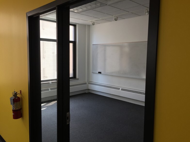 More Photos Of 419-425 Wabasha St N, Saint Paul Loft Creative Space For Sale