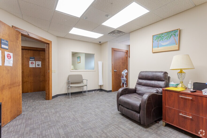 More Photos Of 905 Johns Hopkins Dr, Greenville Medical For Sale