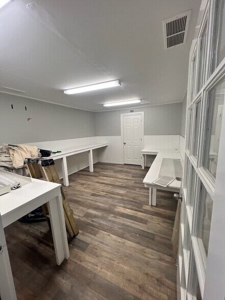 More Photos Of 4109 Robinson St, Covington Freestanding For Sale