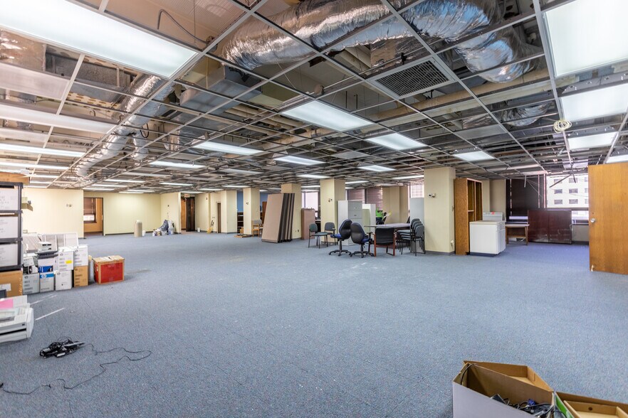 More Photos Of 301 Cypress St, Abilene Office For Sale
