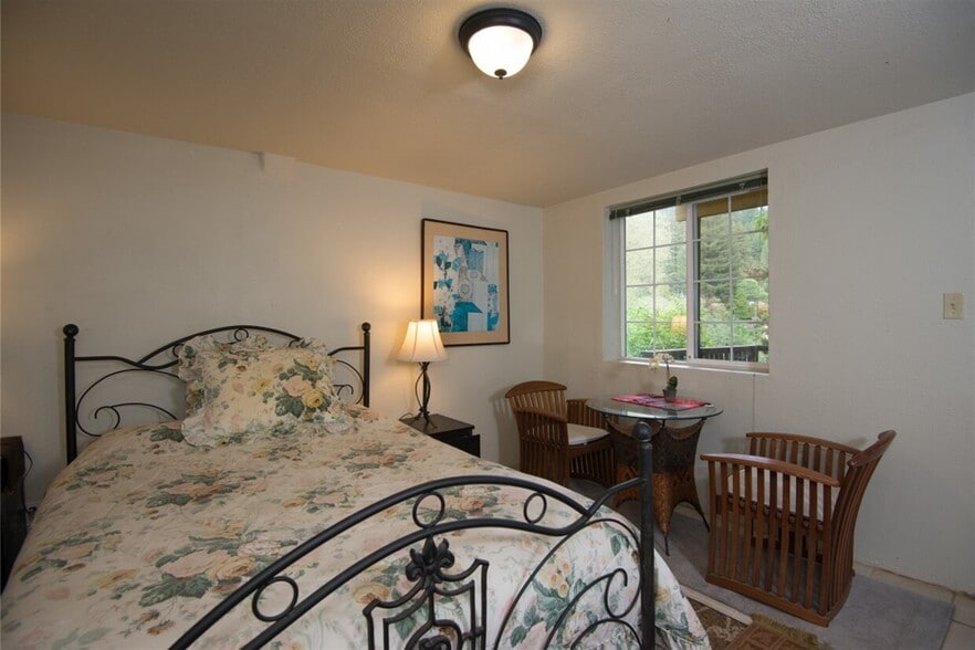 More Photos Of 20250 Highway 116, Monte Rio Hotel For Sale