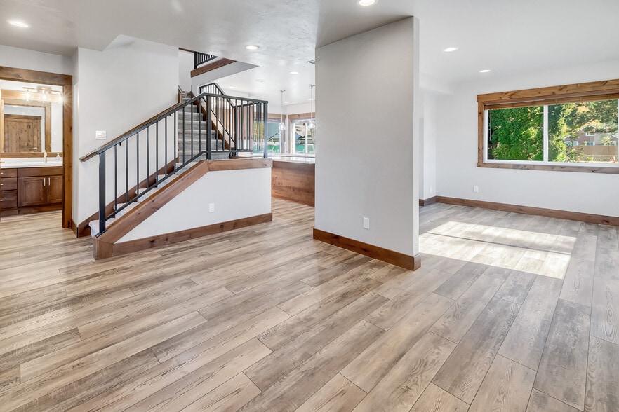 More Photos Of 16303 64th St E, Sumner Office For Lease