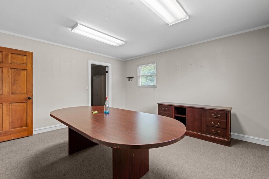 More Photos Of 2233 Miamisburg-Centerville Rd, Dayton Office For Sale