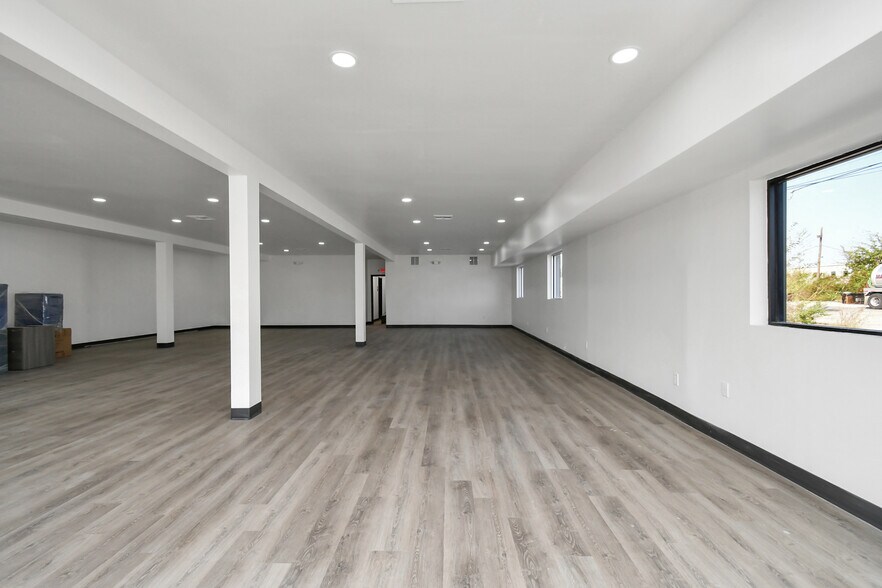 More Photos Of 421 Little York Rd, Houston Truck Stop For Lease