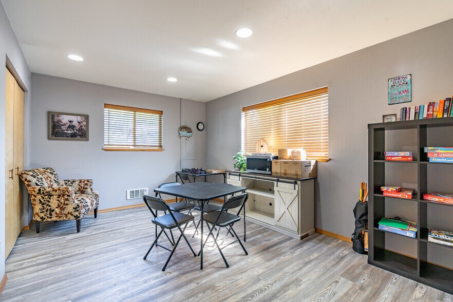 More Photos Of 8 W Curlew Lake Rd, Republic Self Storage For Sale