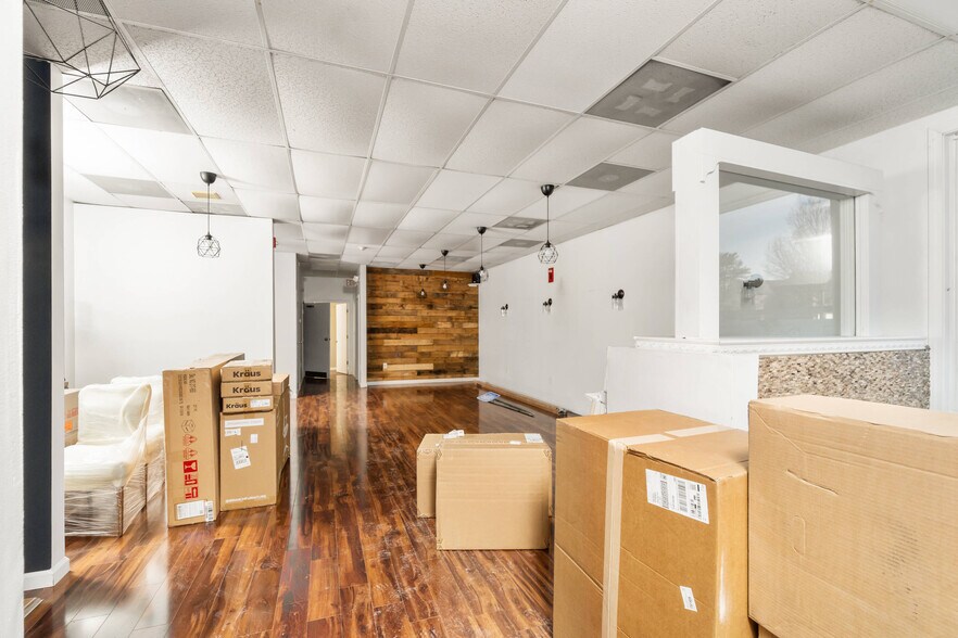 More Photos Of 1051 Farmington Ave, Farmington Unknown For Lease