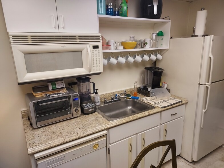 More Photos Of 114 S Palmetto Ave, Daytona Beach Office Residential For Lease