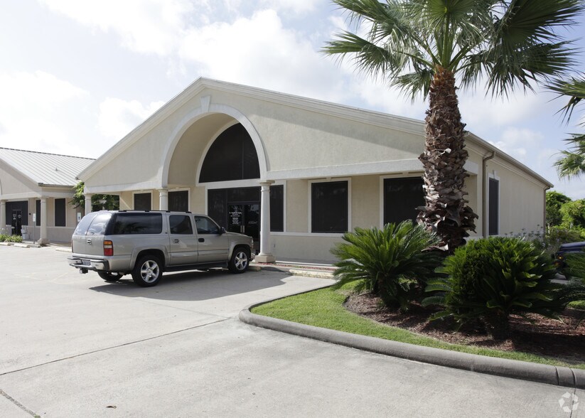 Primary Photo Of 3326 Watters Rd, Pasadena Medical For Sale