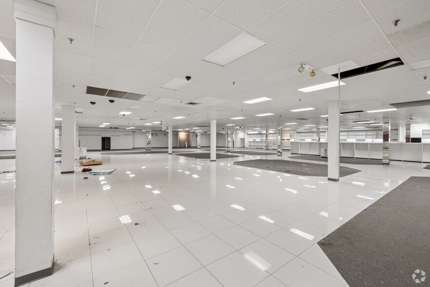 More Photos Of 4600 S Medford Dr, Lufkin General Retail For Sale