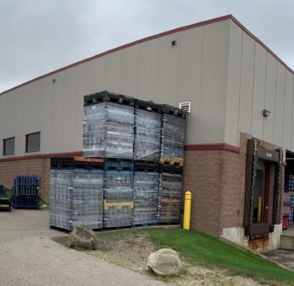 More Photos Of 2960 Ena Dr, Lansing Manufacturing For Lease