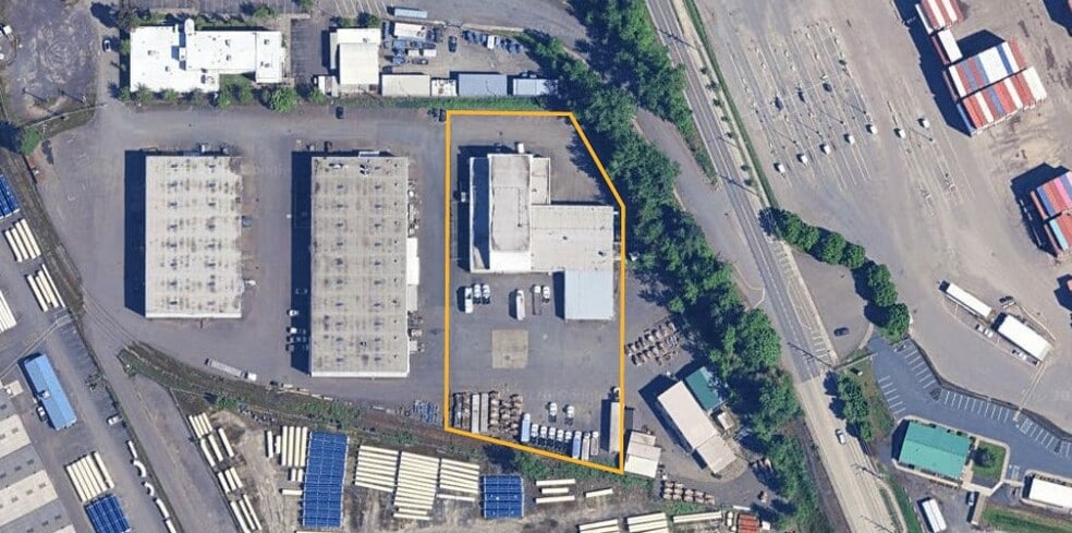 More Photos Of 9002 N Sever Ct, Portland Warehouse For Lease