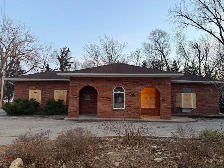 Primary Photo Of 321 W Broadway St, Excelsior Springs Office For Sale
