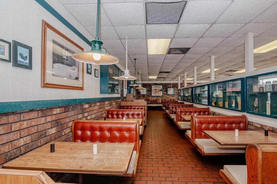 More Photos Of 4201 N Navarro St, Victoria Fast Food For Sale