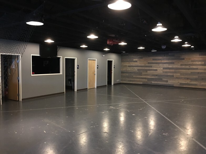 More Photos Of 1315 Commerce Ave, Longview General Retail For Lease