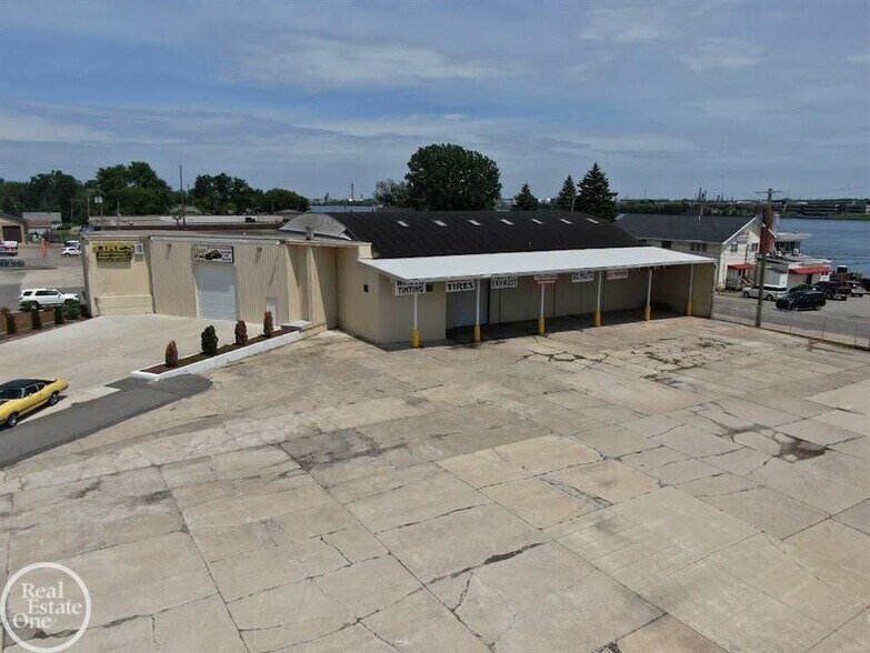 More Photos Of 3519 Military St, Port Huron Industrial For Sale