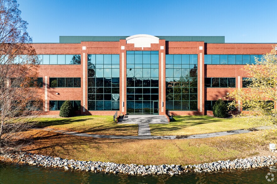 More Photos Of 1317 Executive Blvd, Chesapeake Office For Lease
