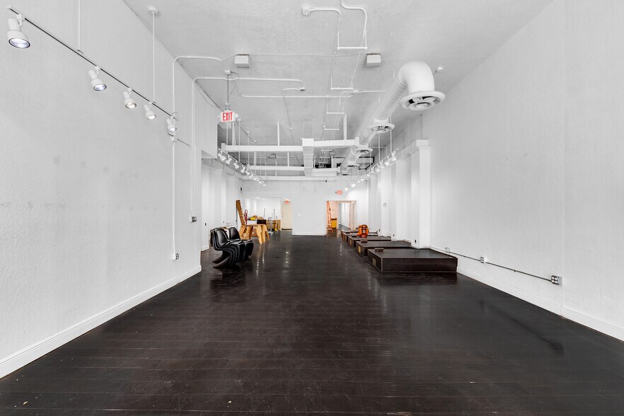 More Photos Of 333 Clematis St, West Palm Beach Storefront Retail Office For Lease