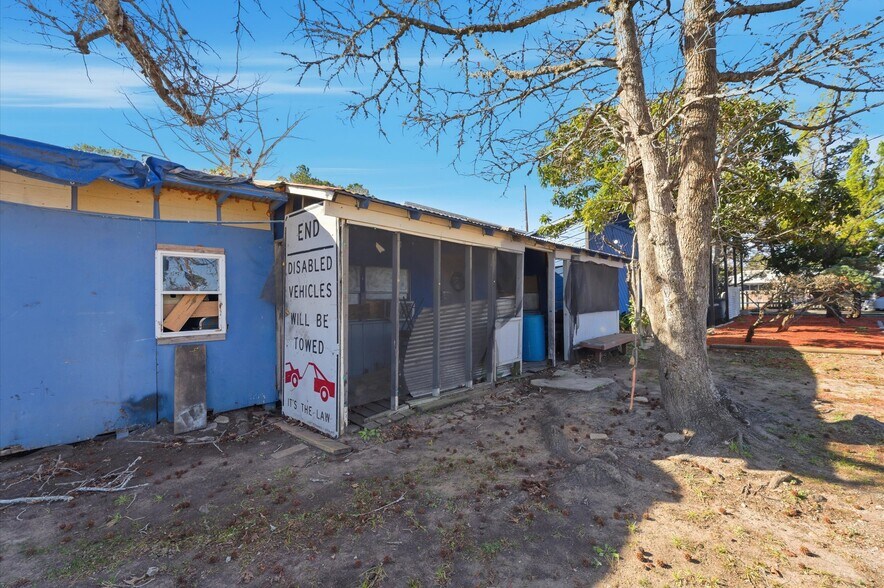 More Photos Of 15831 Highway 105 W, Montgomery Light Manufacturing For Sale