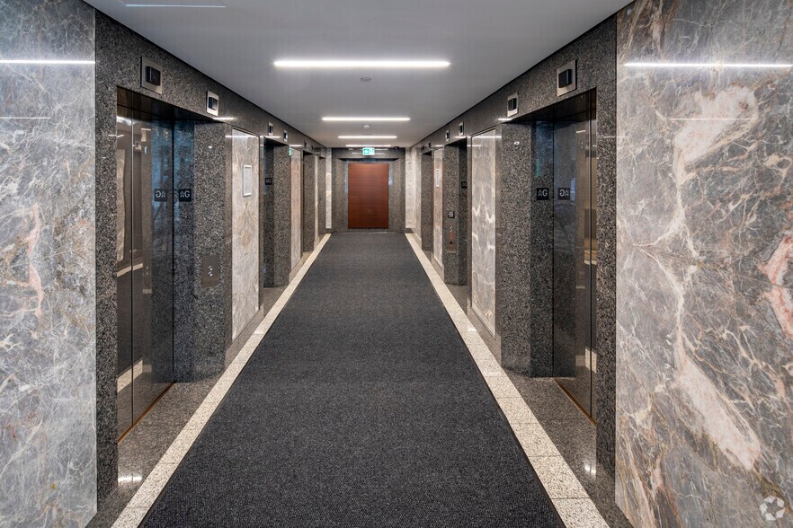 More Photos Of 110 Yonge St, Toronto Office For Lease