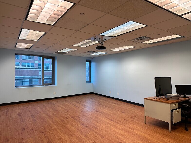 More Photos Of 136-17 39th Ave, Flushing Office Residential For Lease