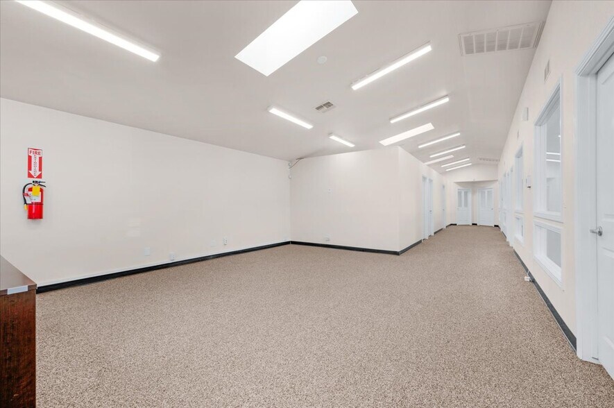 More Photos Of 324-330 Bullard Ave, Clovis Office For Sale