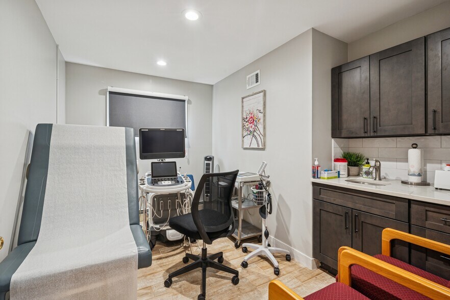 More Photos Of 69 County Road 516, Old Bridge Office For Lease