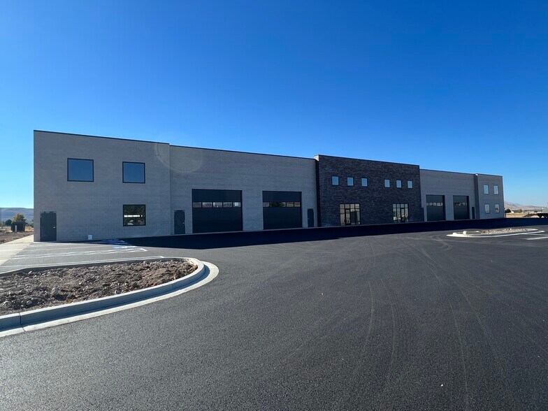 More Photos Of 1548 American Way, Payson Warehouse For Lease