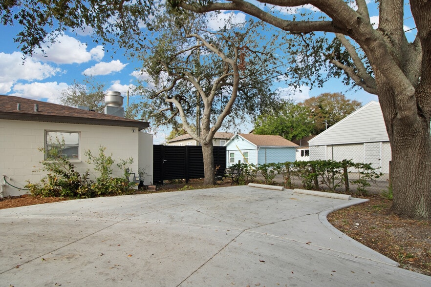 More Photos Of 820 15th St N, Saint Petersburg Assisted Living For Sale