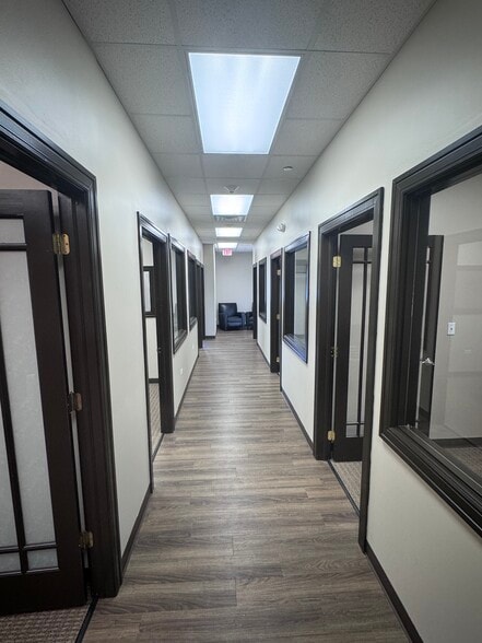 More Photos Of 24020 W Riverwalk Ct, Plainfield Medical For Sale
