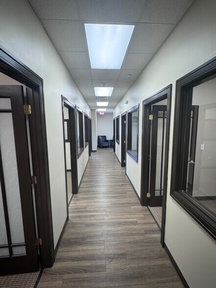 More Photos Of 24020 W Riverwalk Ct, Plainfield Medical For Sale