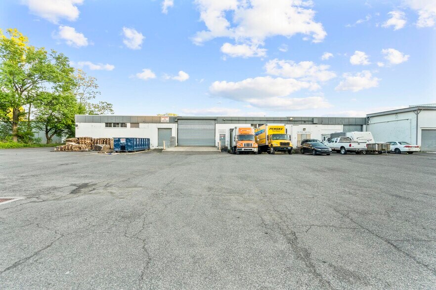 More Photos Of 80 Wampus Ln, Milford Warehouse For Lease