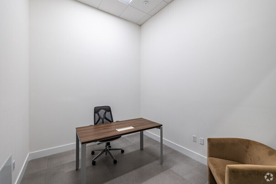 More Photos Of 800 SE 4th Ave, Hallandale Beach Office For Lease