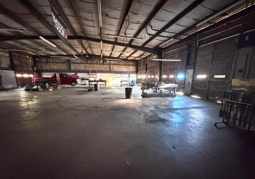 More Photos Of 18130 TN-125, Bolivar Flex For Sale