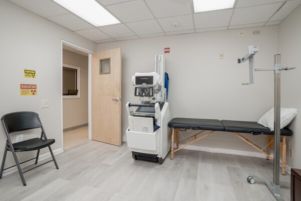 More Photos Of 2411-2413 Executive Plaza Rd, Pensacola Medical For Lease
