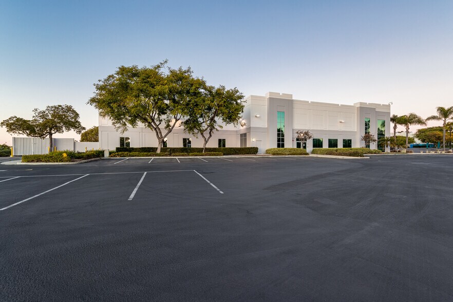 More Photos Of 6215 El Camino Real, Carlsbad Light Manufacturing For Lease
