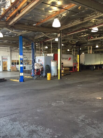 More Photos Of 6225 State Rd, Philadelphia Warehouse For Lease