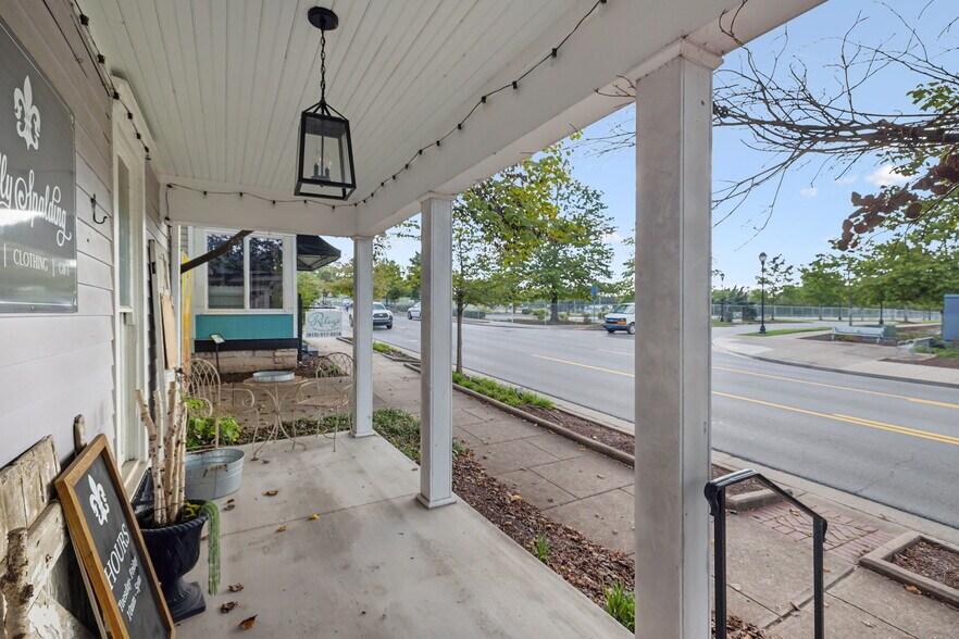 More Photos Of 915 Columbia Ave, Franklin Freestanding For Sale