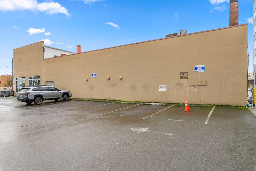 More Photos Of 615-619 4th St, Bremerton Storefront Retail Residential For Sale