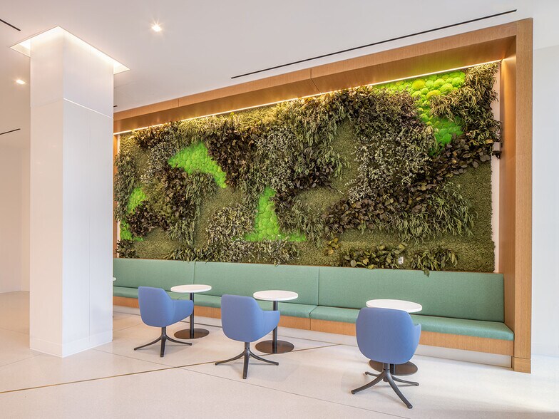 More Photos Of 2461 S Clark St, Arlington Office For Lease