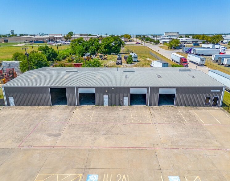 More Photos Of 111 Industrial Blvd, Mansfield Warehouse For Lease