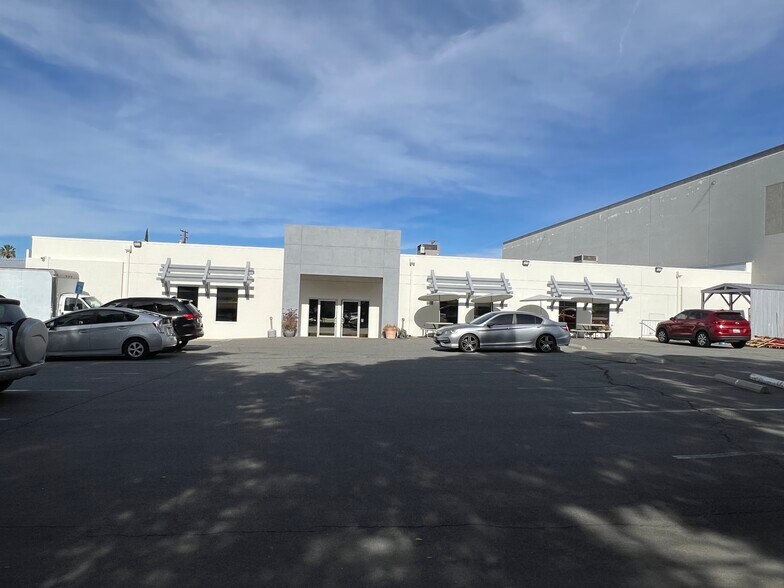 More Photos Of 459 Park Ave, San Fernando Manufacturing For Sale