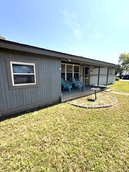 More Photos Of 2320 Town St, Pensacola Industrial For Sale