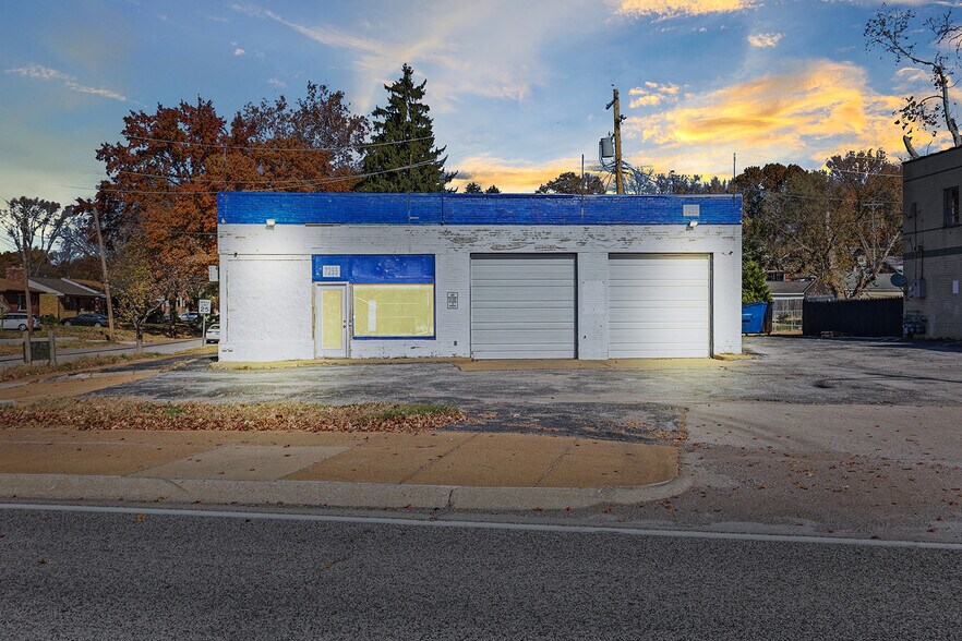 More Photos Of 7255 Olive Blvd, Saint Louis General Retail For Sale