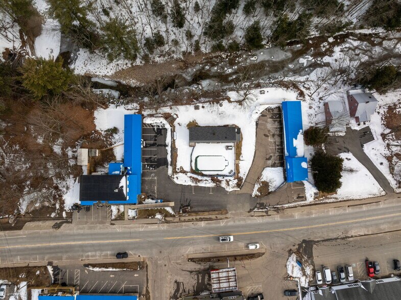 More Photos Of 180 Main St, North Woodstock Hotel For Sale